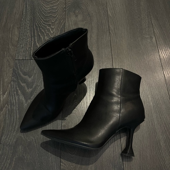 Open edit, faux, leather mini booths - Picture 5 of 7